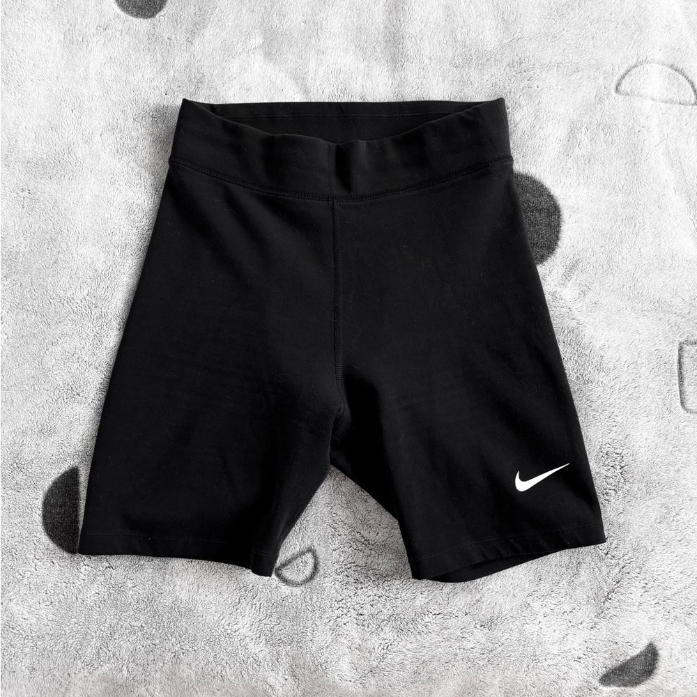 Nike Women’s Black High Waisted Biker Shorts